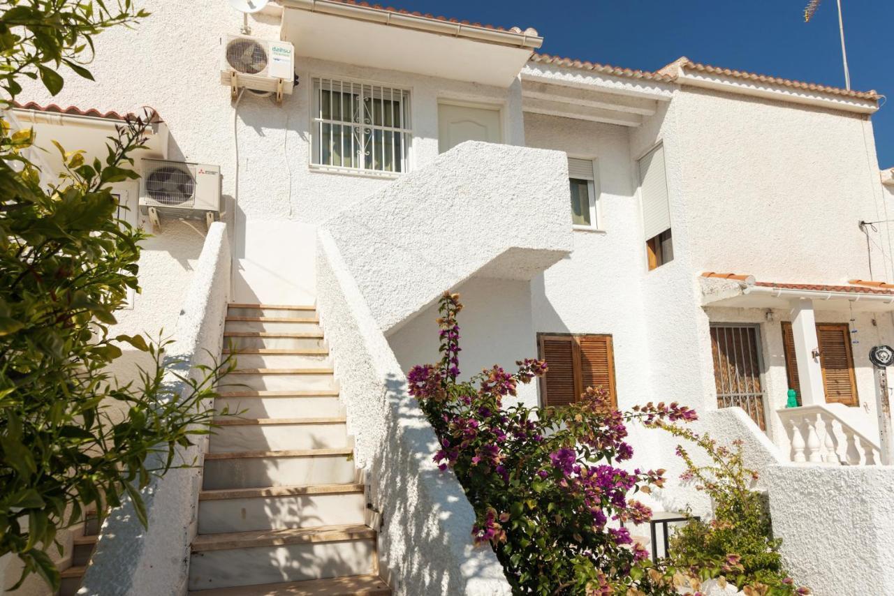 Cerca De La Playa De La Mata Holiday home *